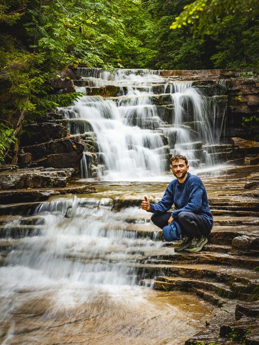 Thumbs up at Arethusa Falls, New Hampshire